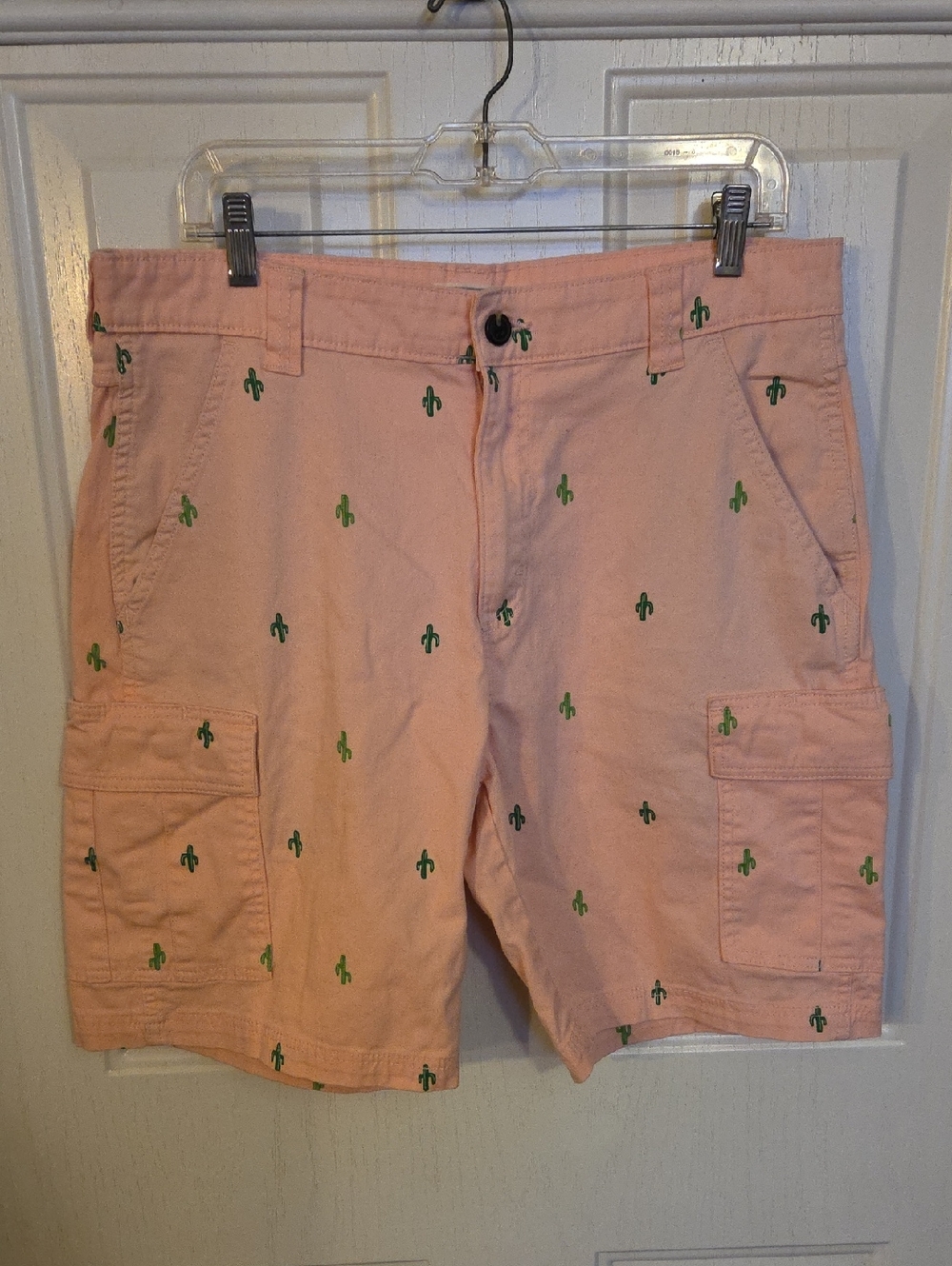 Redwood Creek Men's Pink Cactus Embroidered Cargo Shorts Size 34